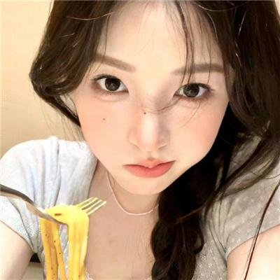 蓝眼睛波利